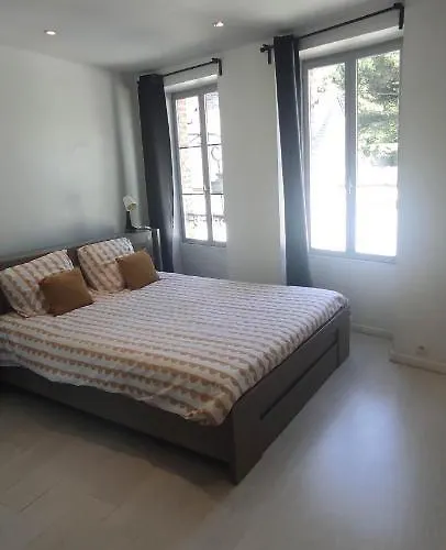 Aubigny Appartement Centre Ville 1E Etage